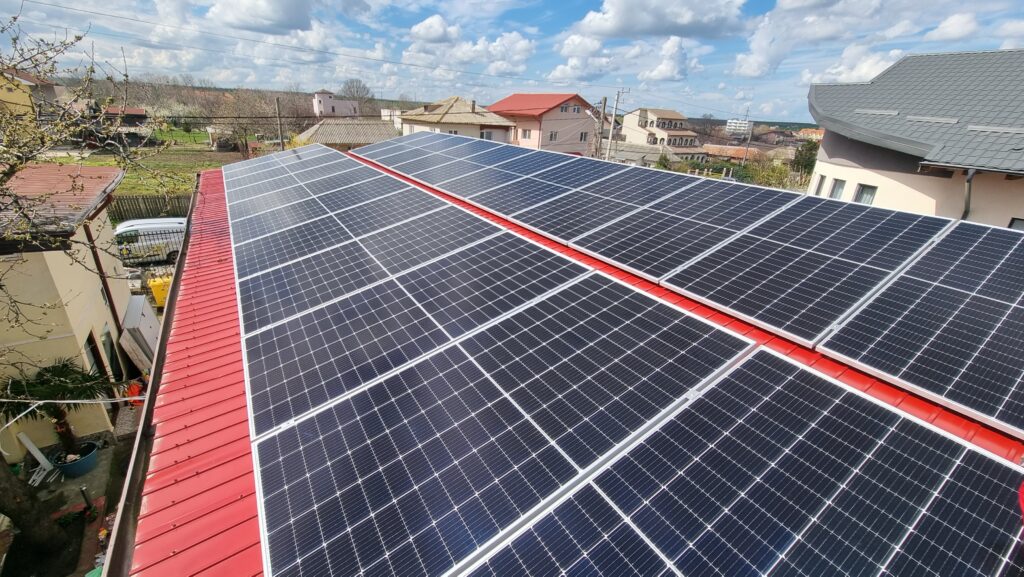 Sistem fotovoltaic pe casa